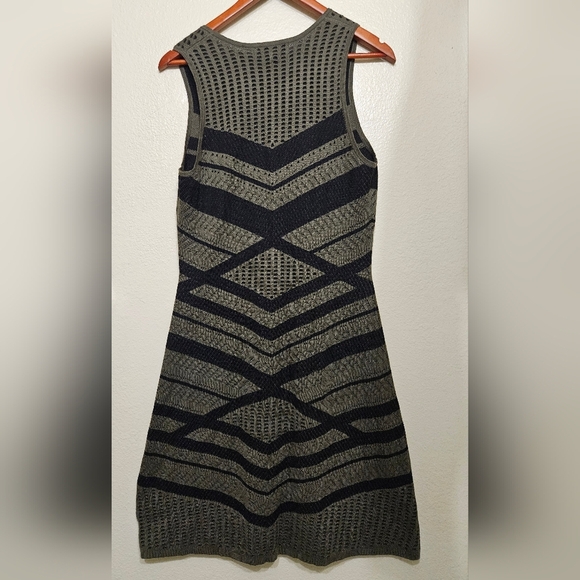 Elegant Olive and Black Chevron Knit Dress - Picture 2 of 8